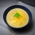 吃瓜黑料情报站网红黑料编辑苏雨桐的职业照，年轻活力